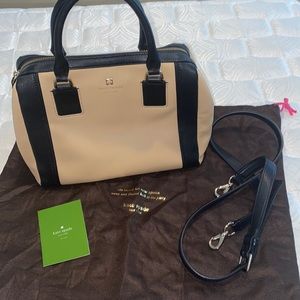 Beautiful Kate Spade Satchel Bag with extra strap and dust bag 💼
